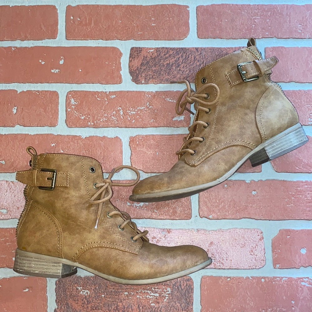 Guess Gabree tan lace up ankle booties